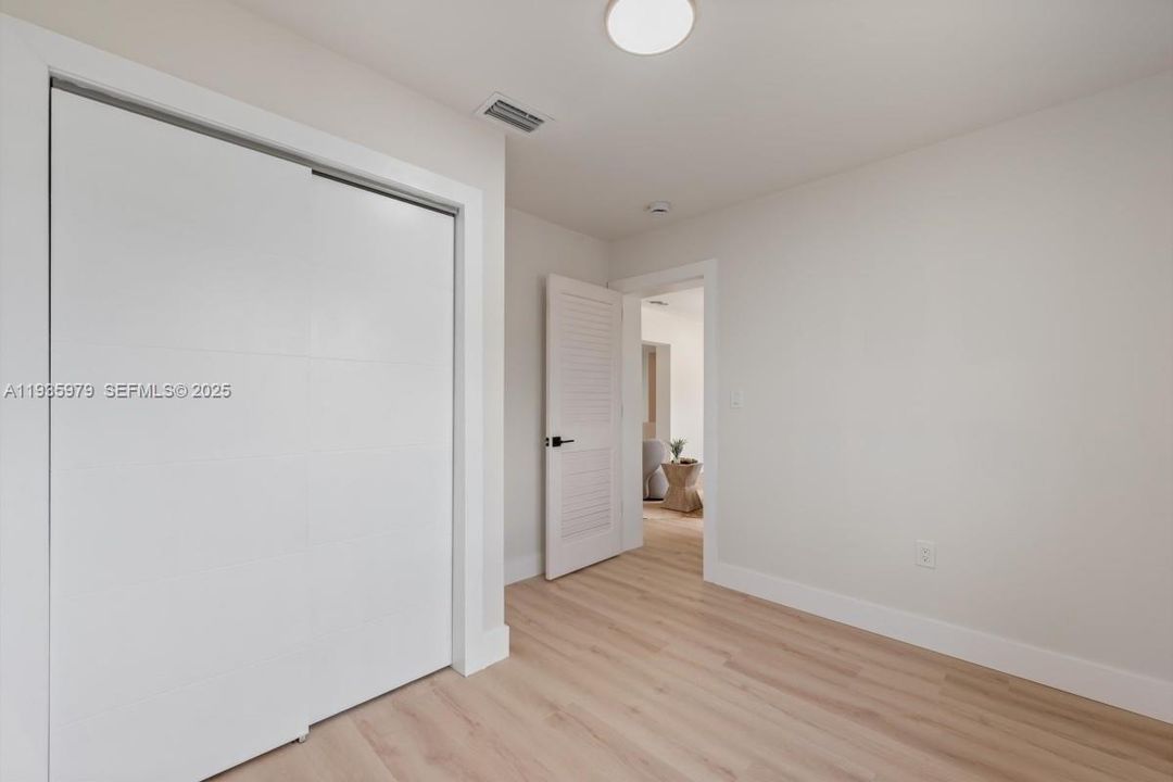 В аренду: $150 (1 спален, 1 ванн, 1795 Квадратных фут)