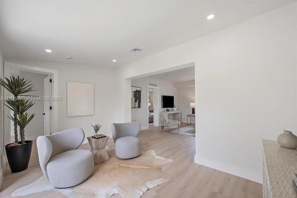 В аренду: $150 (1 спален, 1 ванн, 1795 Квадратных фут)