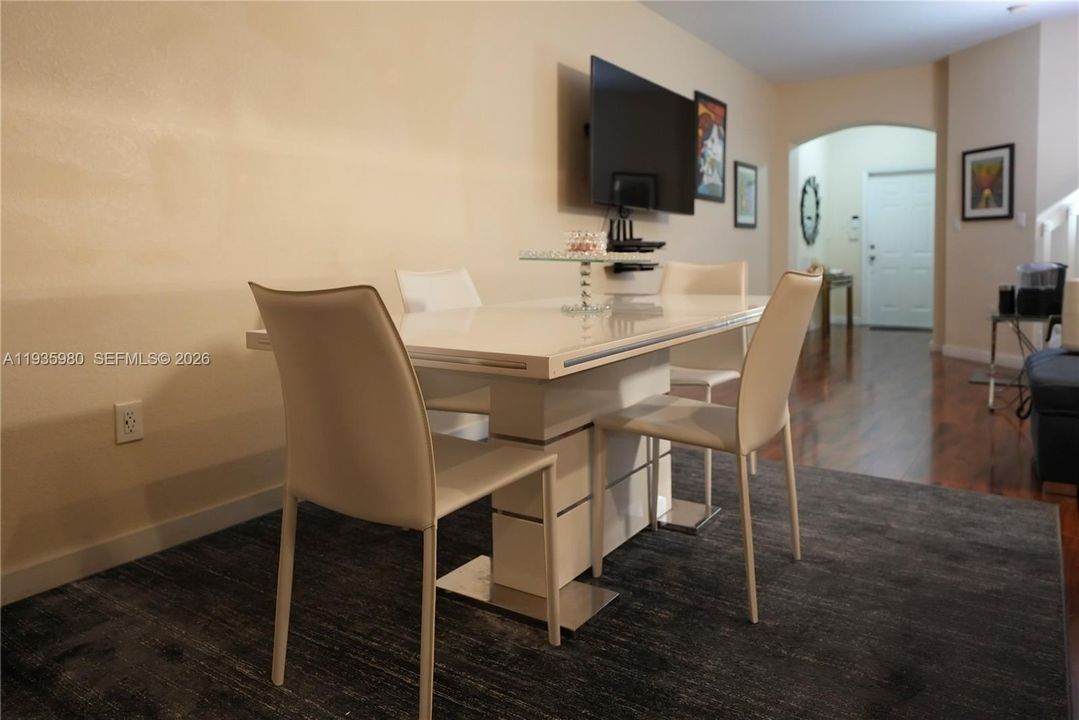 На продажу: $489,000 (3 спален, 3 ванн, 1462 Квадратных фут)