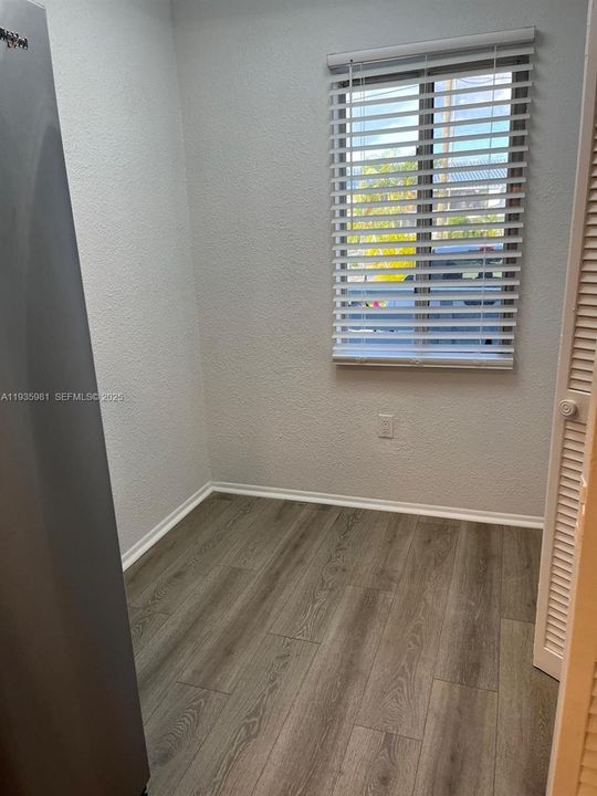 Eat-in-kitchen, Office or exercise area