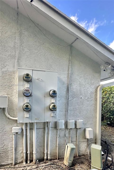 Recently Sold: $925,000 (0 beds, 0 baths, 3998 Square Feet)