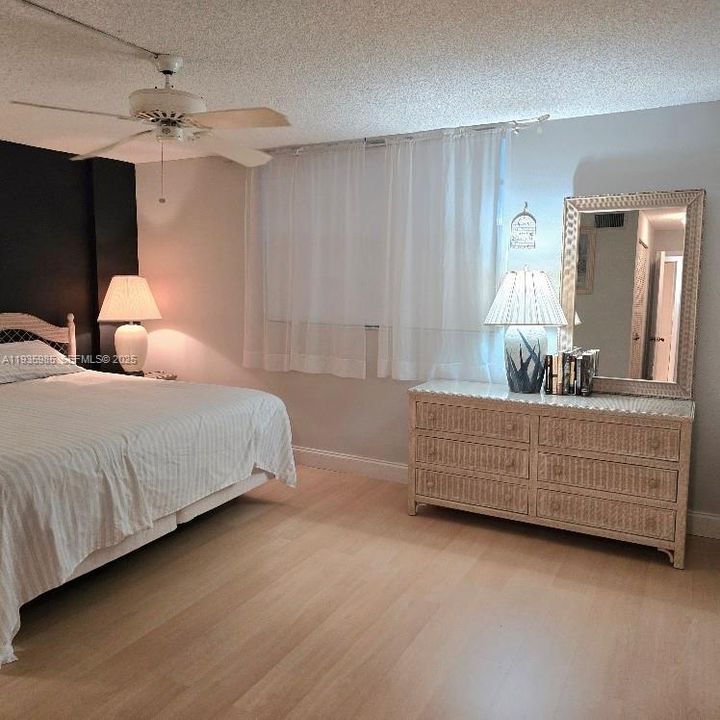 出租: $2,800 (2 贝兹, 2 浴室, 1190 平方英尺)