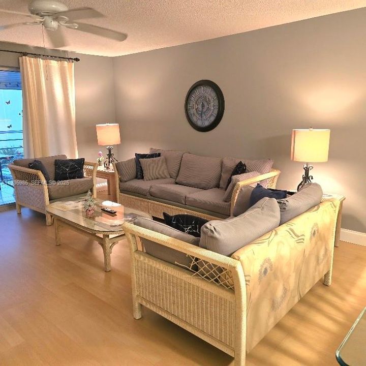 出租: $2,800 (2 贝兹, 2 浴室, 1190 平方英尺)