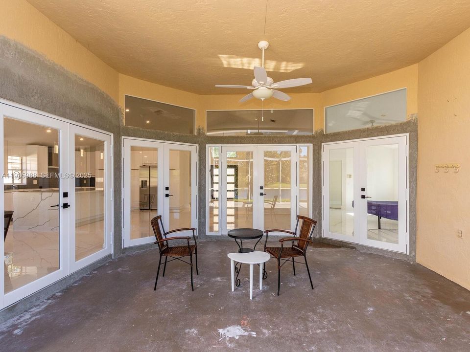 出租: $5,500 (4 贝兹, 2 浴室, 2322 平方英尺)