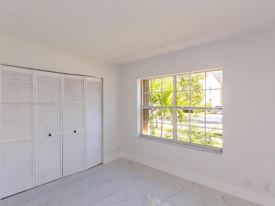 出租: $5,500 (4 贝兹, 2 浴室, 2322 平方英尺)