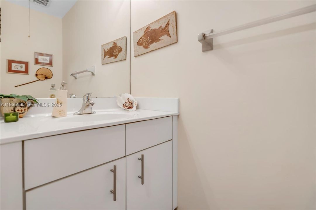 На продажу: $725,000 (4 спален, 2 ванн, 1902 Квадратных фут)