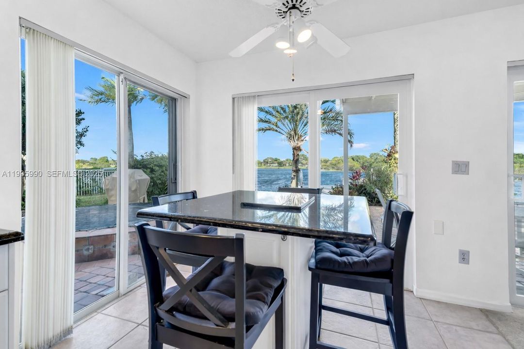 На продажу: $725,000 (4 спален, 2 ванн, 1902 Квадратных фут)