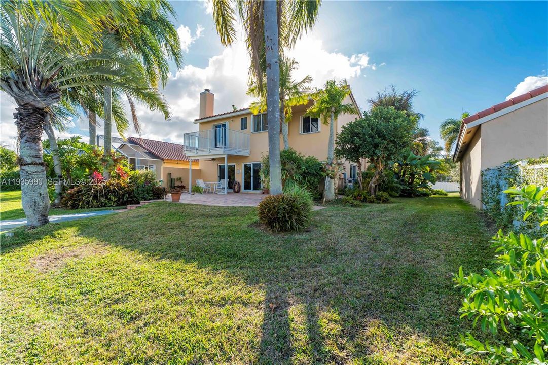 На продажу: $725,000 (4 спален, 2 ванн, 1902 Квадратных фут)