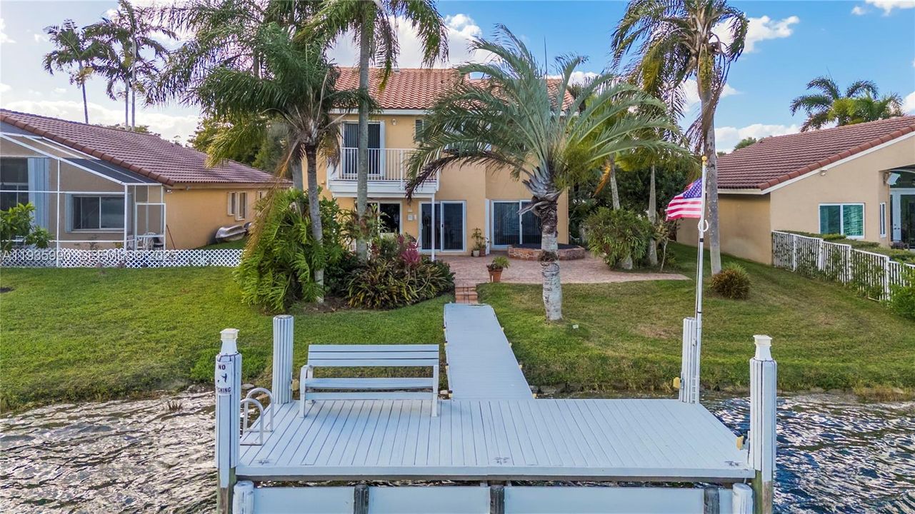 На продажу: $725,000 (4 спален, 2 ванн, 1902 Квадратных фут)