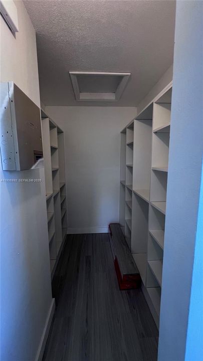 For Rent: $2,150 (2 beds, 2 baths, 790 Square Feet)