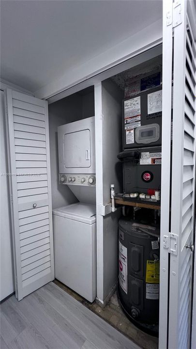 For Rent: $2,150 (2 beds, 2 baths, 790 Square Feet)