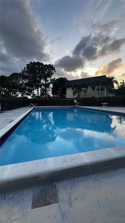 For Rent: $2,150 (2 beds, 2 baths, 790 Square Feet)