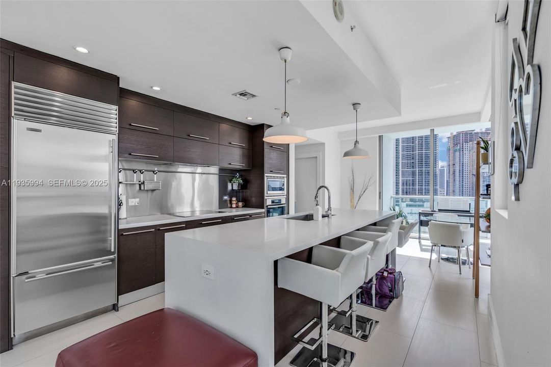 For Rent: $5,950 (2 beds, 2 baths, 1237 Square Feet)