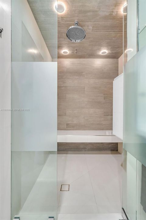 For Rent: $5,950 (2 beds, 2 baths, 1237 Square Feet)