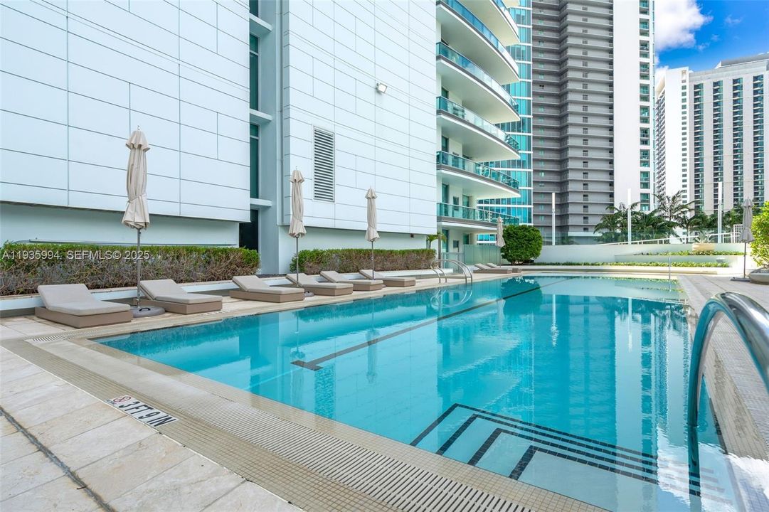 For Rent: $5,950 (2 beds, 2 baths, 1237 Square Feet)