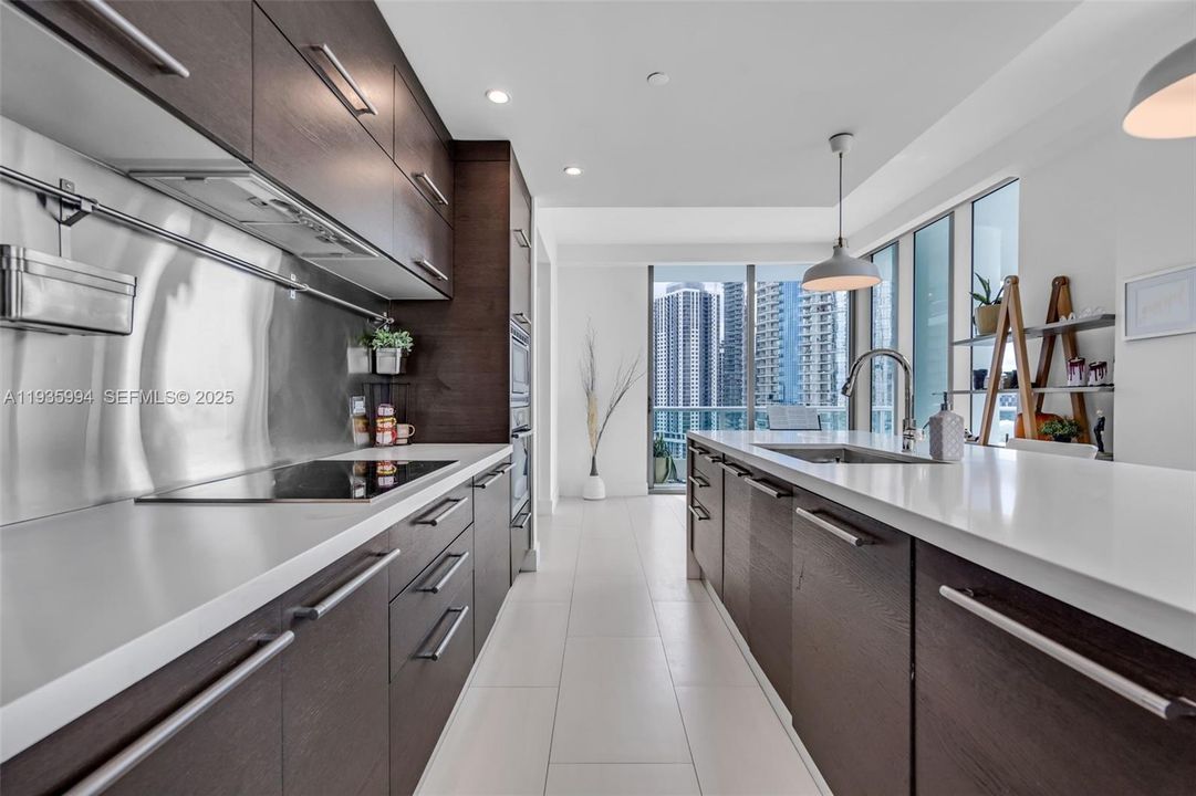 For Rent: $5,950 (2 beds, 2 baths, 1237 Square Feet)