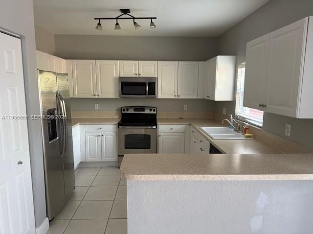 For Sale: $339,900 (2 beds, 2 baths, 1234 Square Feet)