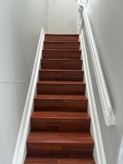 For Sale: $339,900 (2 beds, 2 baths, 1234 Square Feet)