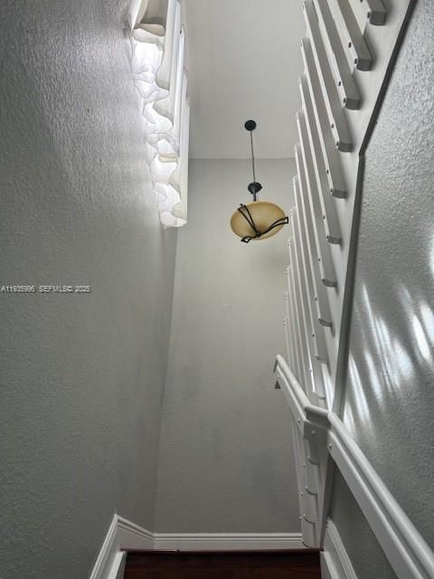 For Sale: $339,900 (2 beds, 2 baths, 1234 Square Feet)