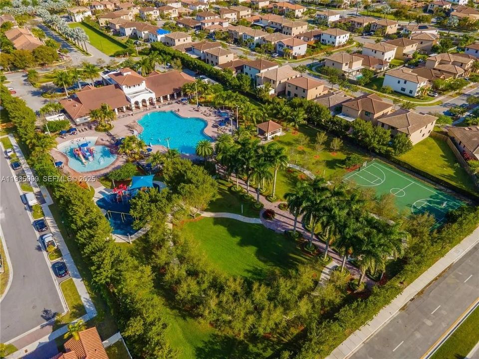 В аренду: $3,200 (4 спален, 3 ванн, 1736 Квадратных фут)