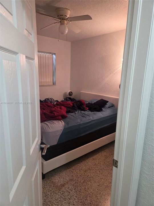 出租: $3,325 (4 贝兹, 2 浴室, 1164 平方英尺)