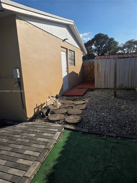 出租: $3,325 (4 贝兹, 2 浴室, 1164 平方英尺)