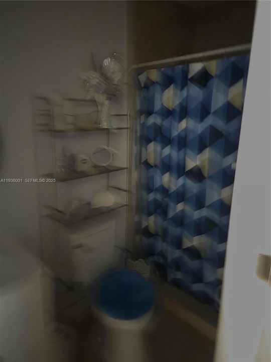 出租: $3,325 (4 贝兹, 2 浴室, 1164 平方英尺)