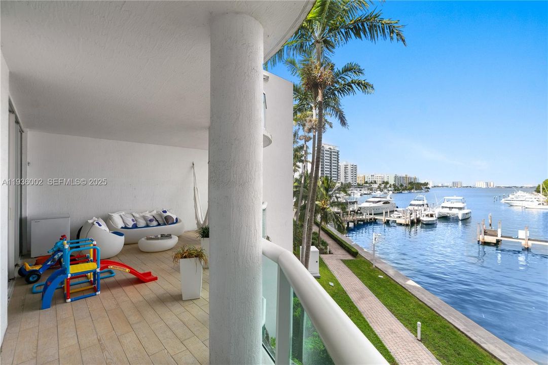 待售: $750,000 (3 贝兹, 2 浴室, 1336 平方英尺)