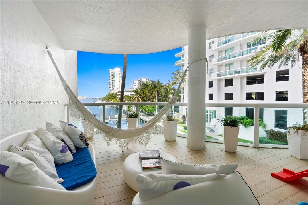 待售: $750,000 (3 贝兹, 2 浴室, 1336 平方英尺)