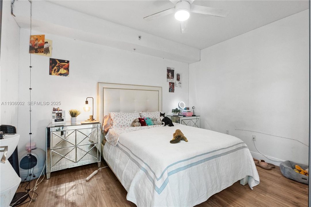 待售: $750,000 (3 贝兹, 2 浴室, 1336 平方英尺)