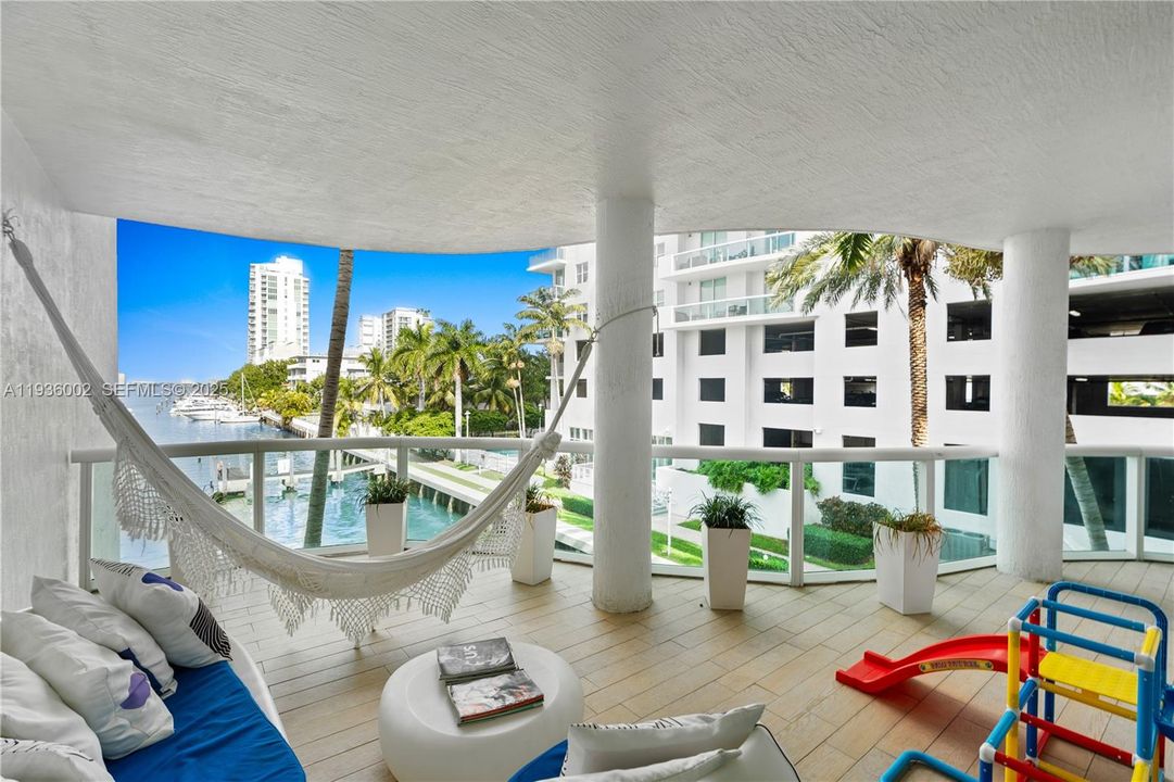 待售: $750,000 (3 贝兹, 2 浴室, 1336 平方英尺)