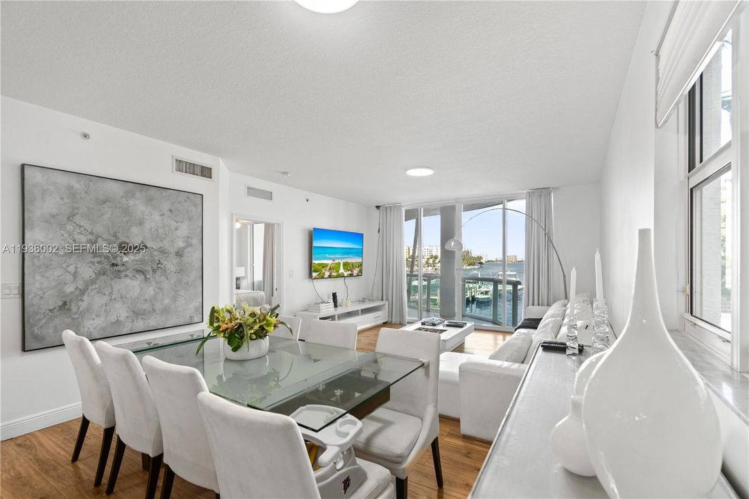 待售: $750,000 (3 贝兹, 2 浴室, 1336 平方英尺)