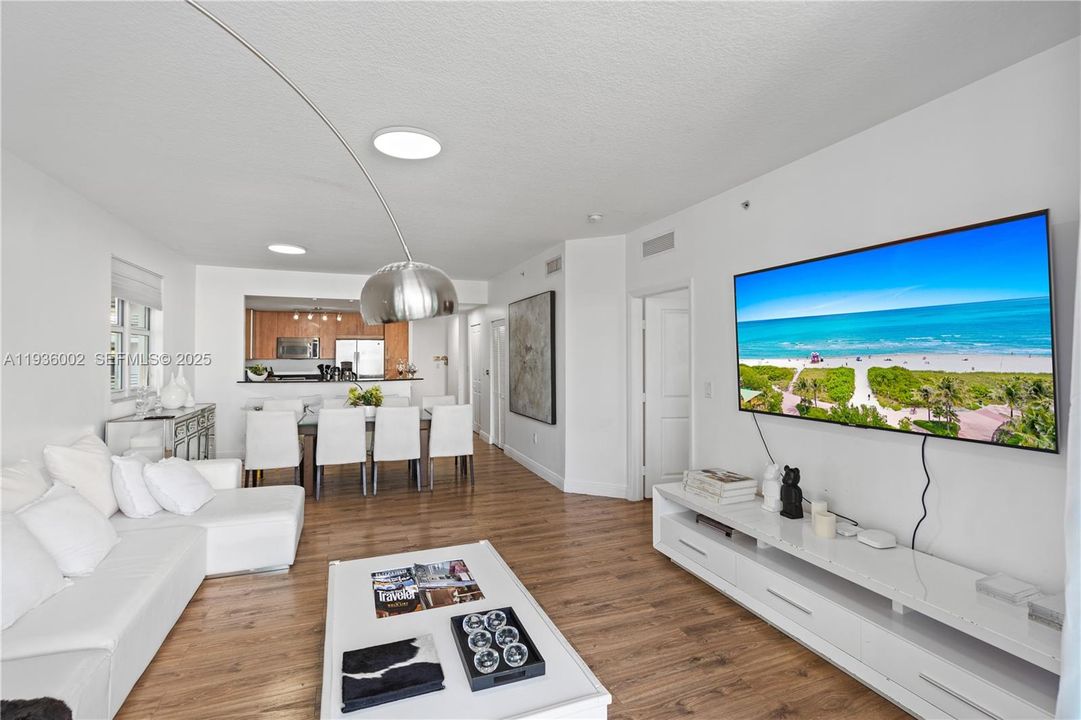 待售: $750,000 (3 贝兹, 2 浴室, 1336 平方英尺)