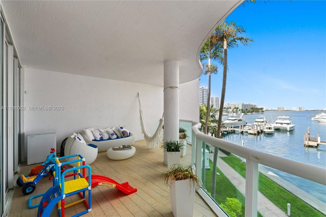 待售: $750,000 (3 贝兹, 2 浴室, 1336 平方英尺)