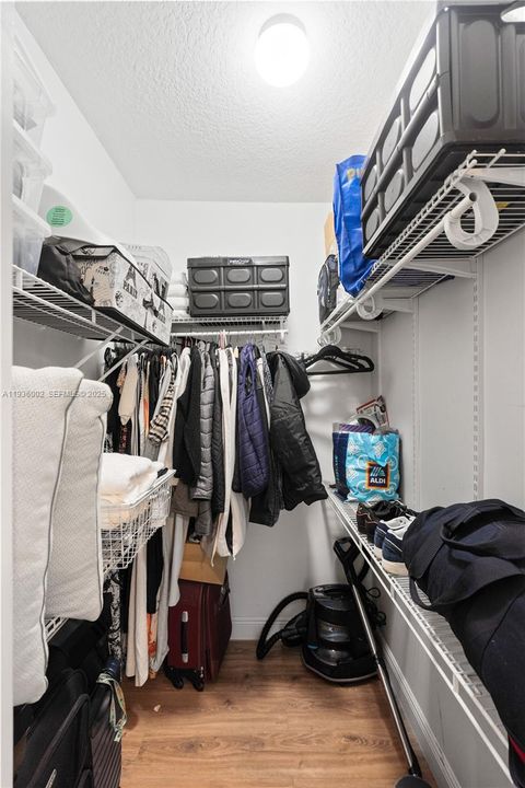 待售: $750,000 (3 贝兹, 2 浴室, 1336 平方英尺)