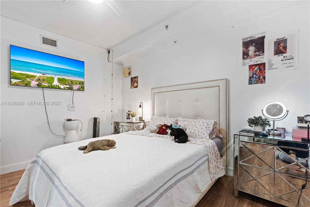 待售: $750,000 (3 贝兹, 2 浴室, 1336 平方英尺)