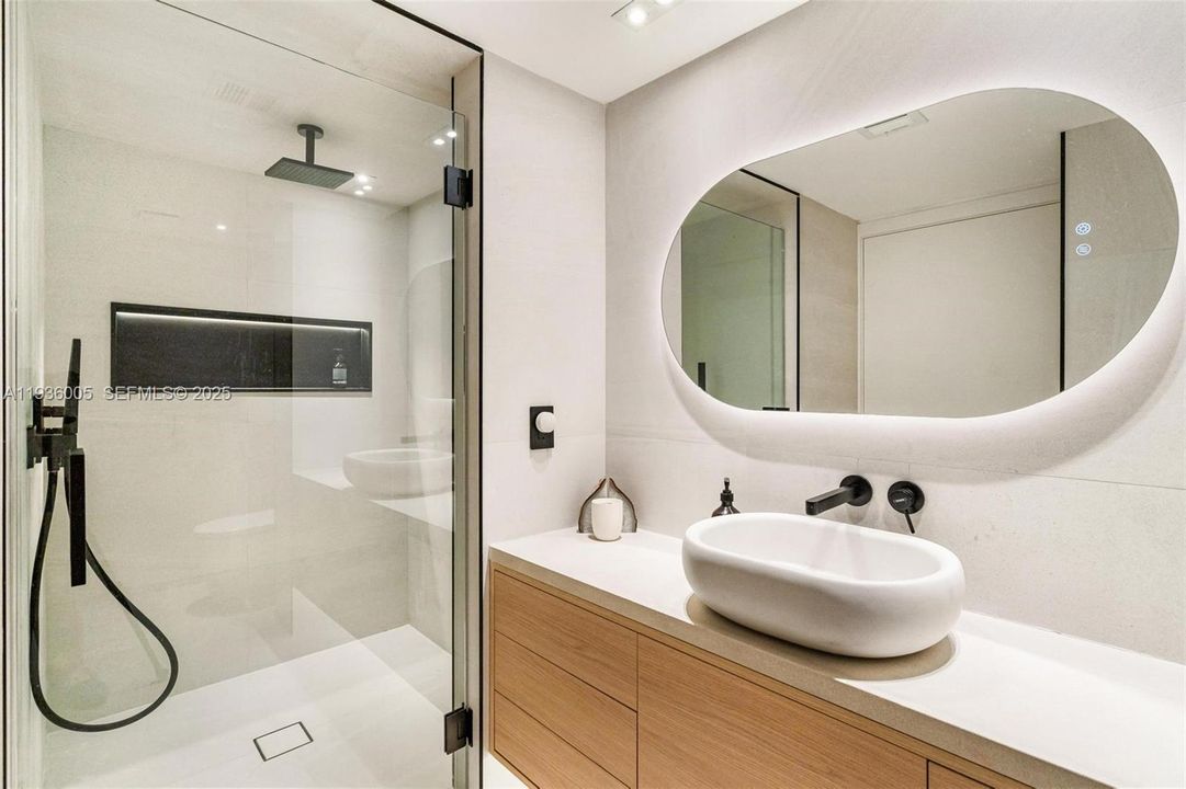 待售: $1,399,000 (2 贝兹, 2 浴室, 1760 平方英尺)