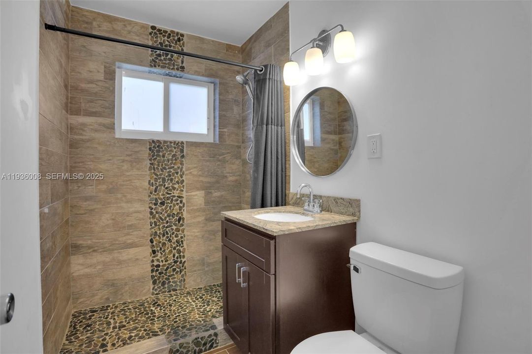 For Rent: $3,200 (3 beds, 2 baths, 998 Square Feet)