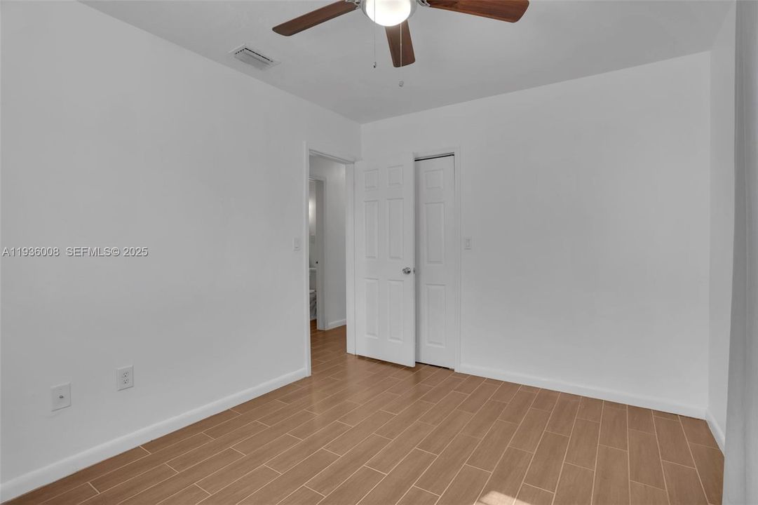 For Rent: $3,200 (3 beds, 2 baths, 998 Square Feet)