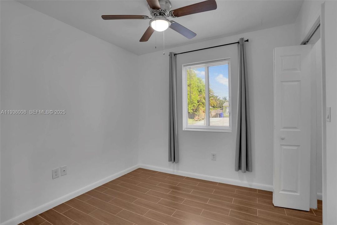 For Rent: $3,200 (3 beds, 2 baths, 998 Square Feet)