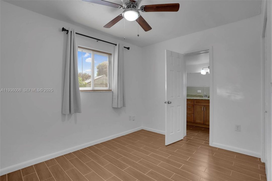 For Rent: $3,200 (3 beds, 2 baths, 998 Square Feet)