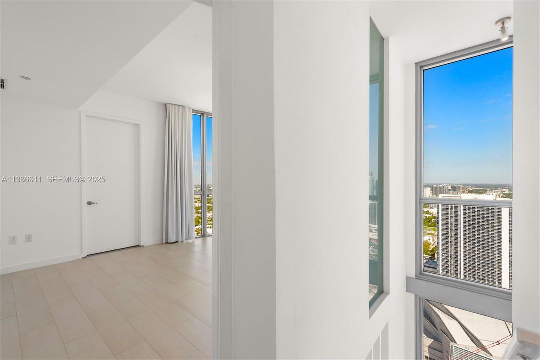 For Rent: $8,900 (2 beds, 3 baths, 2081 Square Feet)