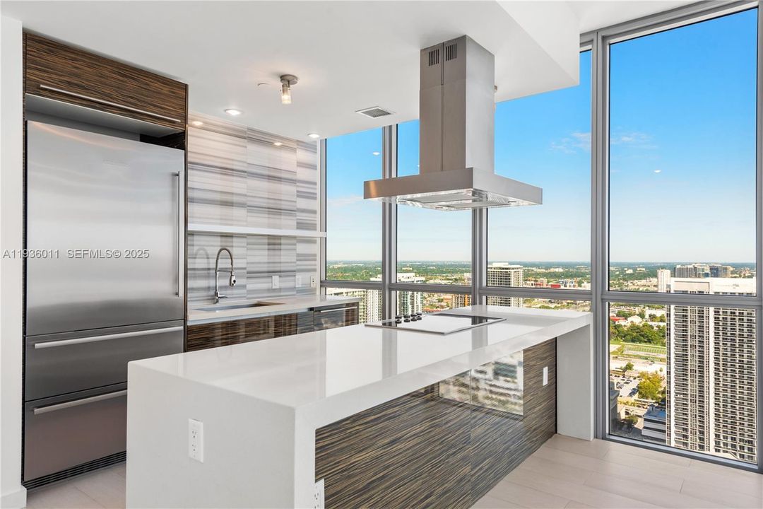 For Rent: $8,900 (2 beds, 3 baths, 2081 Square Feet)