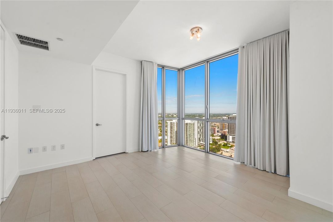 For Rent: $8,900 (2 beds, 3 baths, 2081 Square Feet)