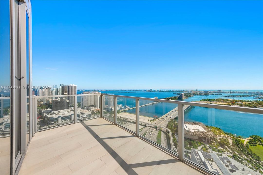 For Rent: $8,900 (2 beds, 3 baths, 2081 Square Feet)