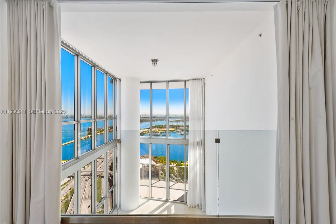 For Rent: $8,900 (2 beds, 3 baths, 2081 Square Feet)