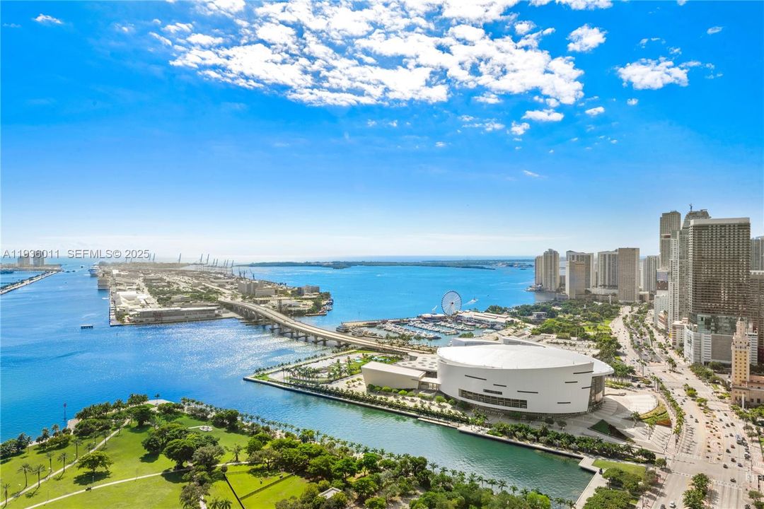 For Rent: $8,900 (2 beds, 3 baths, 2081 Square Feet)