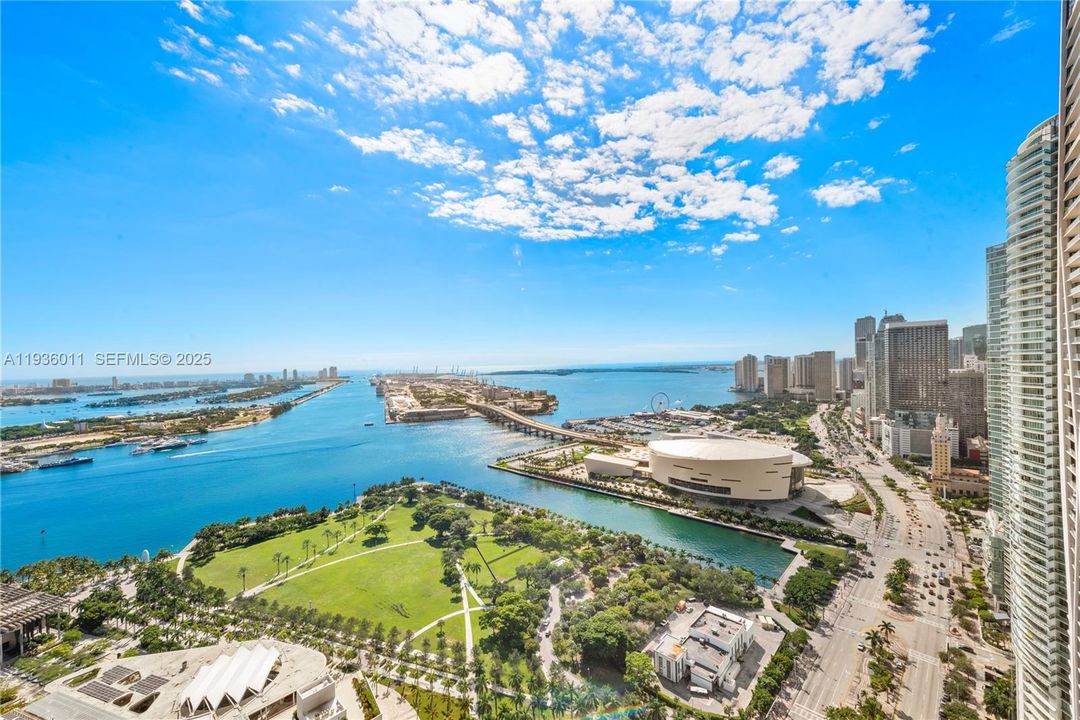 For Rent: $8,900 (2 beds, 3 baths, 2081 Square Feet)