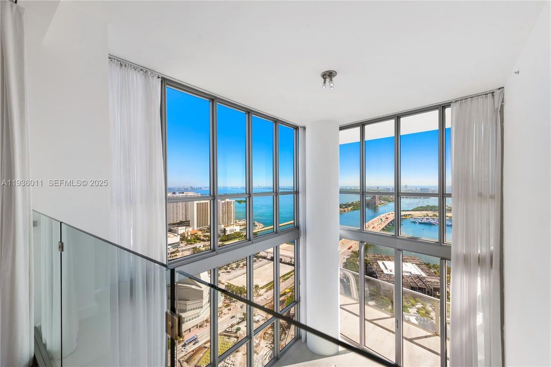 For Rent: $8,900 (2 beds, 3 baths, 2081 Square Feet)