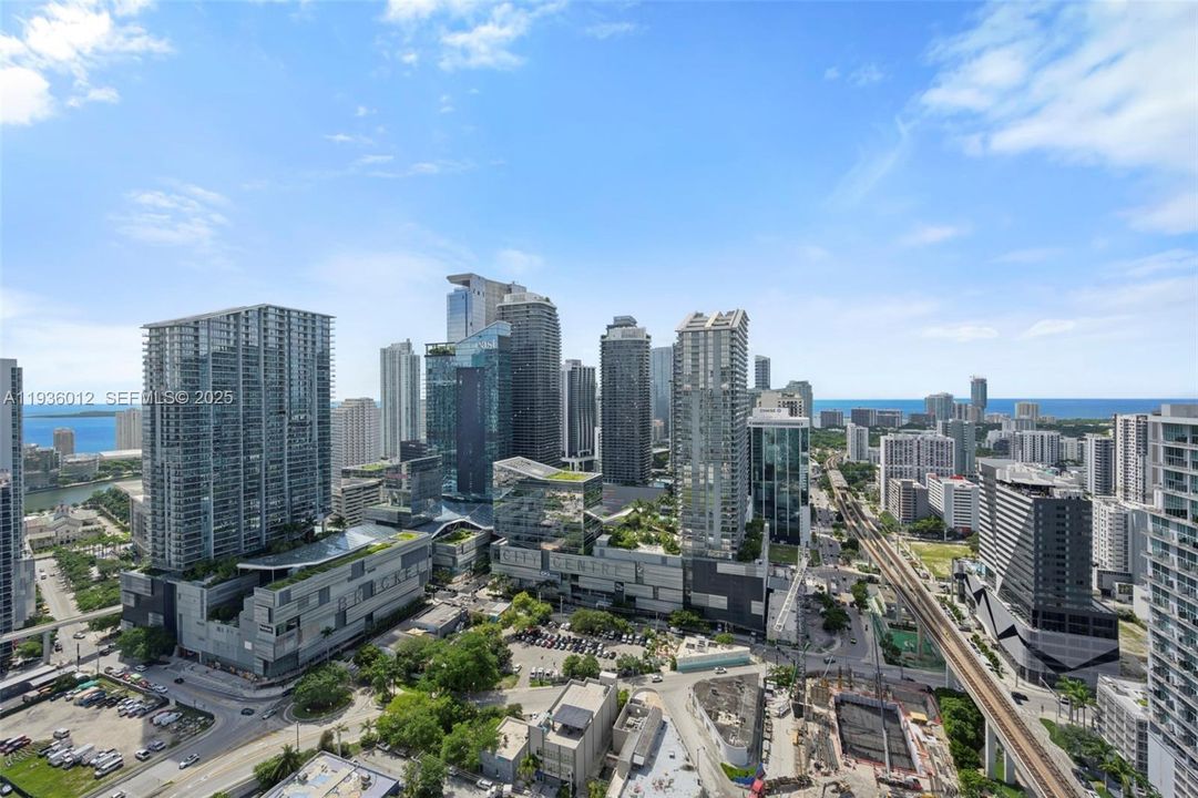 For Rent: $4,300 (2 beds, 2 baths, 1110 Square Feet)